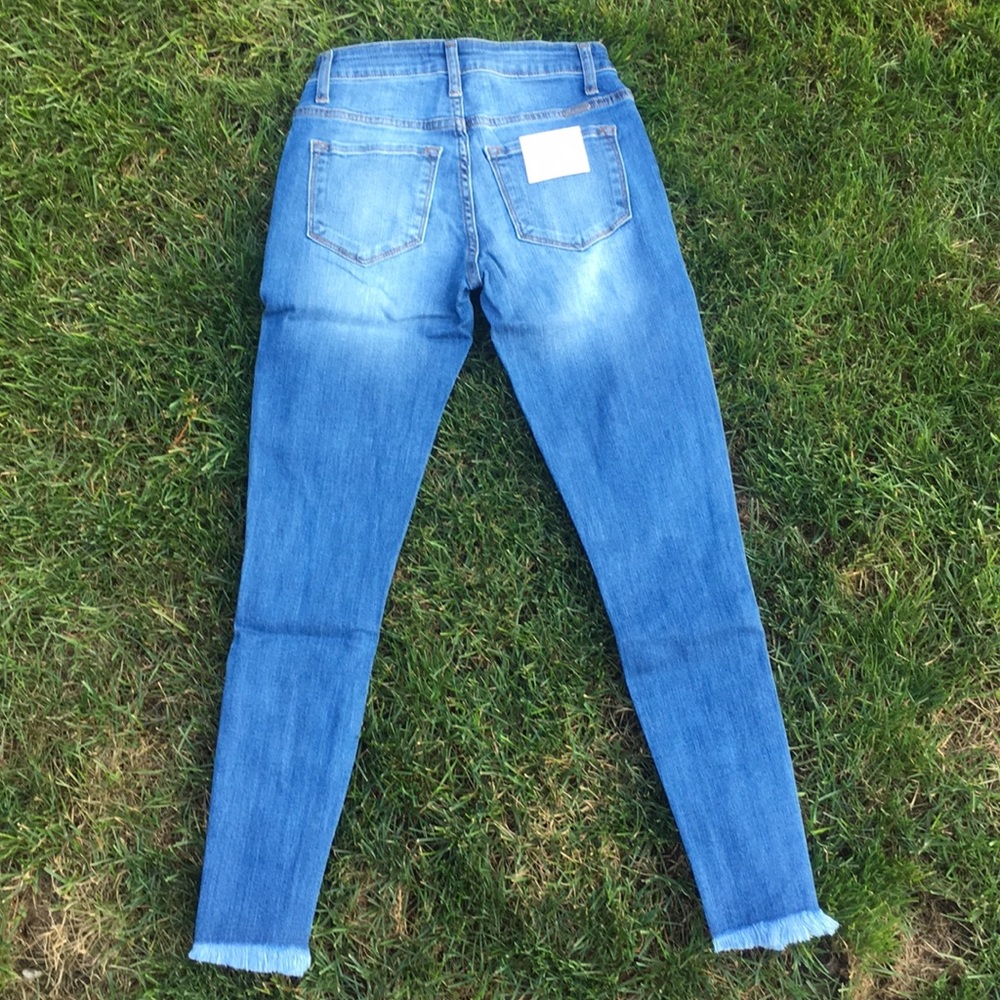 Last pair 👖 Cropped Distressed Skinny Jeans - Picture 6 of 6